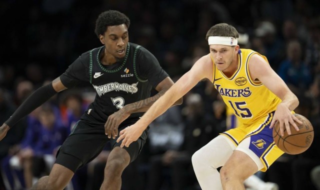 里夫斯砍28+16送压哨绝杀 湖人险胜森林狼