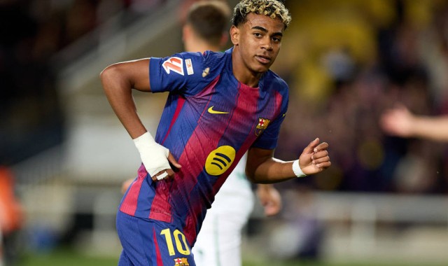 拉什福德的诺坎普首秀：从曼联到巴萨的华丽转身背后藏着多少努力？