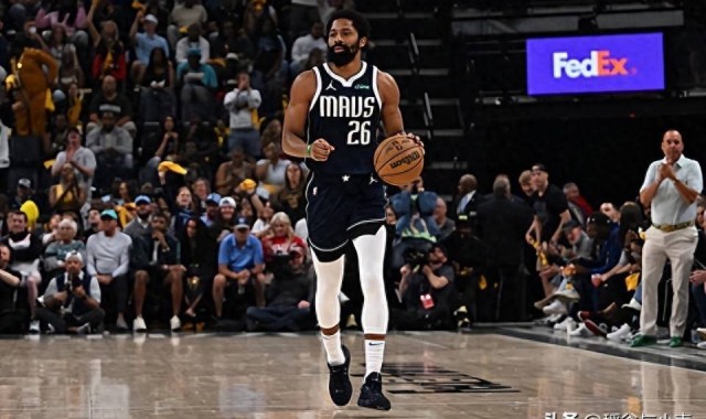 在被黄蜂裁掉后，状态下滑的前独行侠后场老将将会转战德甲豪门？