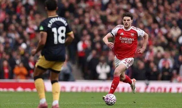 2.5亿巨资暗藏玄机！阿森纳续约萨卡竟引发三大悬念，球迷急了