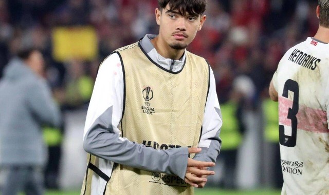 曼城关注斯图加特18岁天才卡托维奇，球员目前无意转会