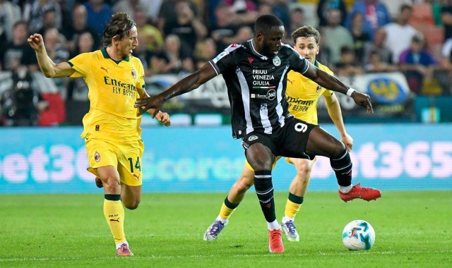 意甲：AC米兰3-0客胜乌迪内斯，圣地亚哥-希门尼斯延续进球荒