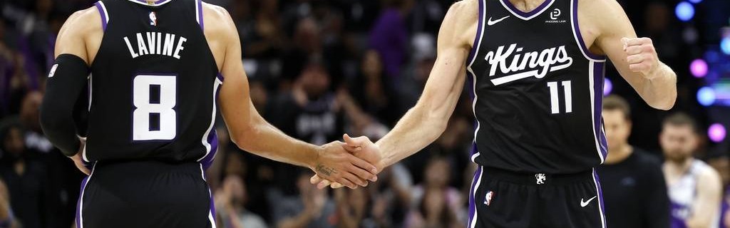 萨博尼斯24+13字母哥26+11+8 国王险胜雄鹿