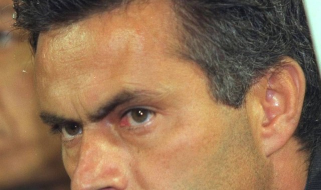 官宣！穆里尼奥上任发布会引爆争议：执教费内巴切是个错误