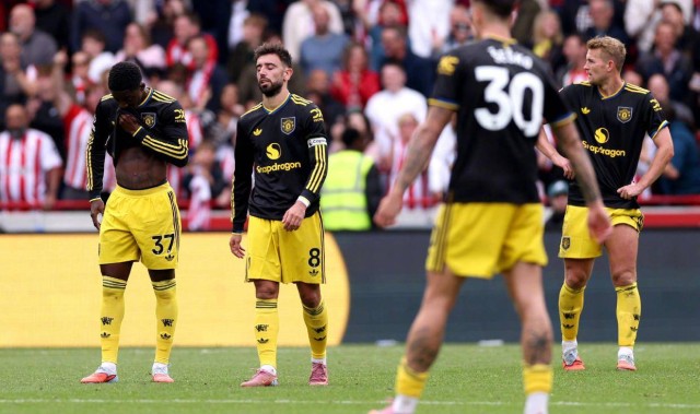 下课倒计时？英媒爆料，曼联开始关注阿莫林接班人，哈维渴望执教