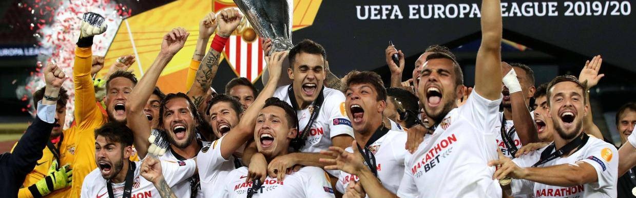 足球比赛的最高荣誉是什么？