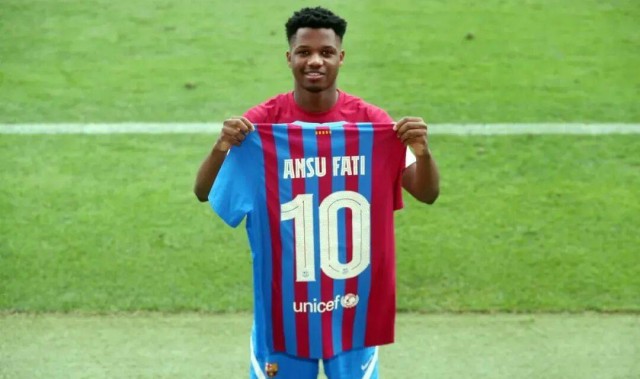 巴萨捡到宝！法蒂在法甲涅槃重生，英超球队排队求购！