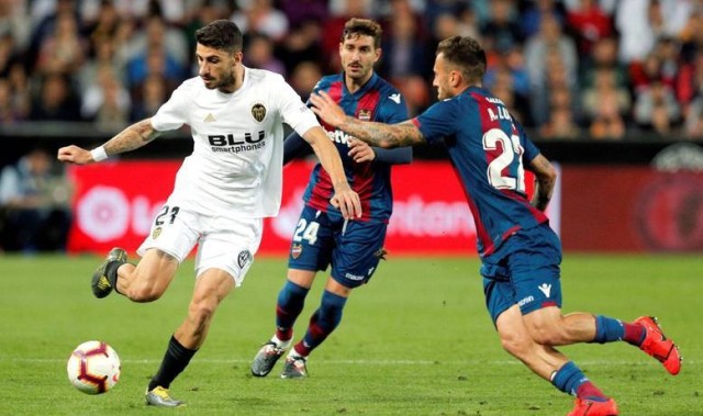 法甲焦点对决：尼斯 VS 南特，谁能率先抢分？